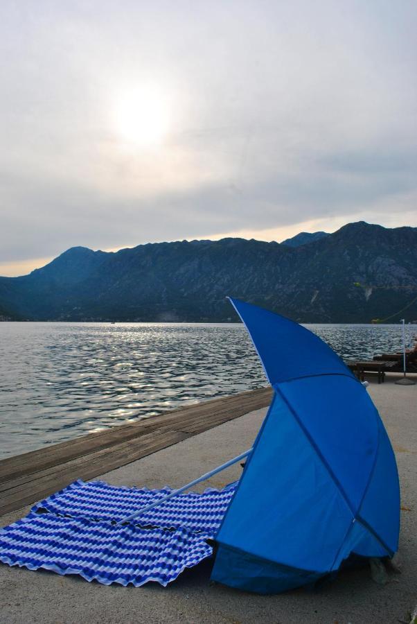 Apartment Mediterraneo Seagull Perast Exteriör bild